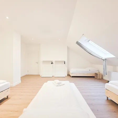 Raj Living - 5 - Balcony - Kitchen - Washing Machine - Next To Cologne * Frechen