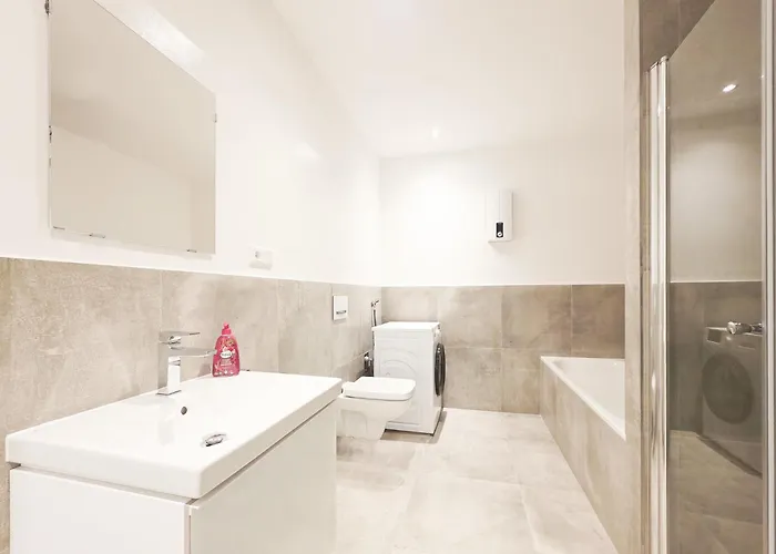 Tolstov - 5 - Balcony - Kitchen - Washing Machine - Next To Cologne *